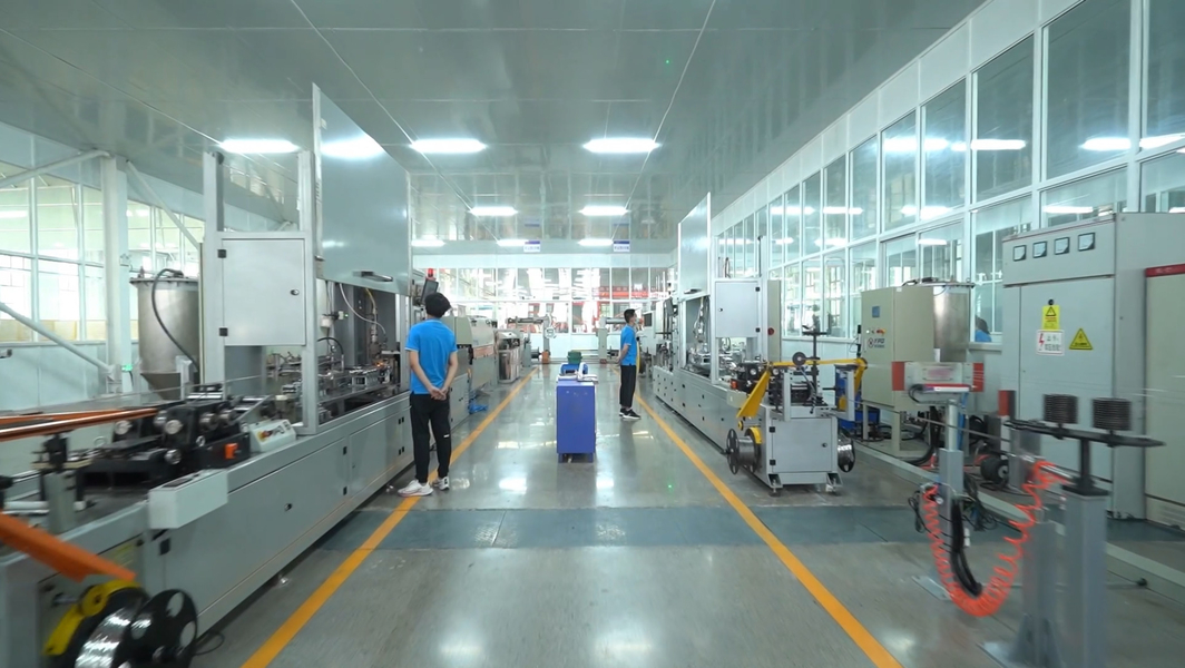 Shandong Yibo Optronics Technology Co., Ltd. linea di produzione del produttore